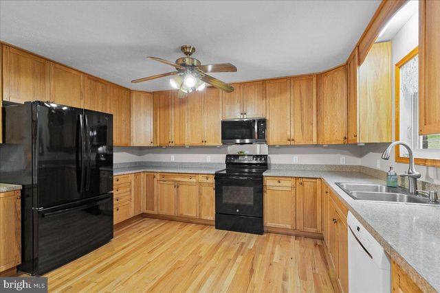 906 CAUTHORN MILL DR, Middletown, VA 22645