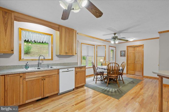 906 CAUTHORN MILL DR, Middletown, VA 22645