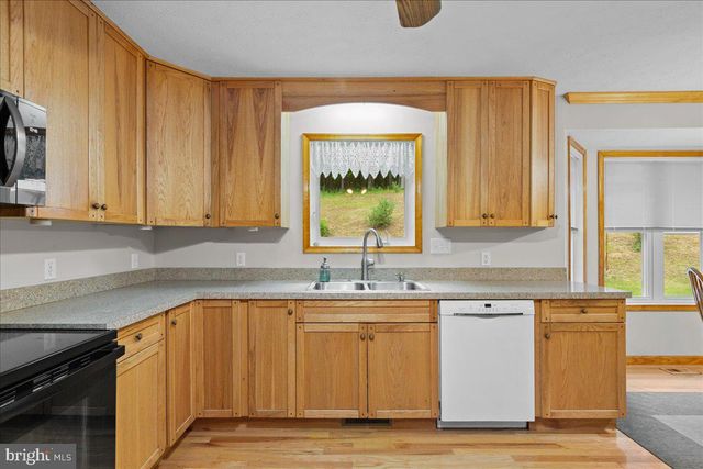 906 CAUTHORN MILL DR, Middletown, VA 22645