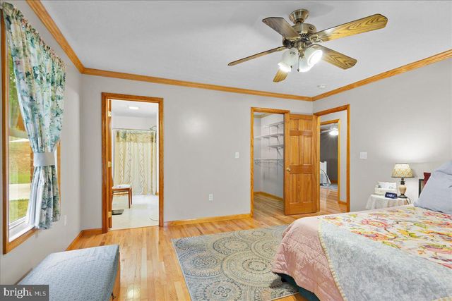 906 CAUTHORN MILL DR, Middletown, VA 22645