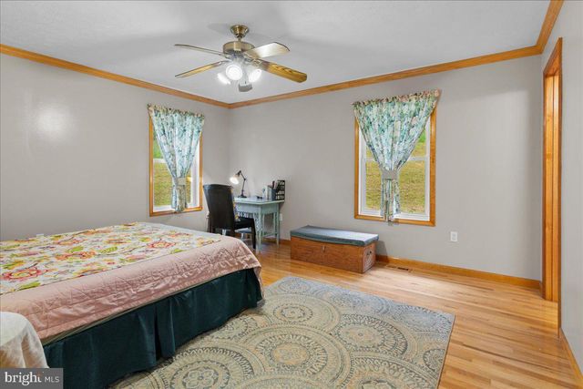 906 CAUTHORN MILL DR, Middletown, VA 22645