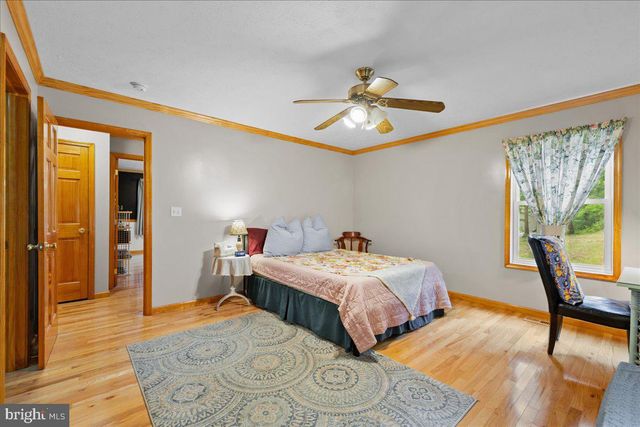 906 CAUTHORN MILL DR, Middletown, VA 22645