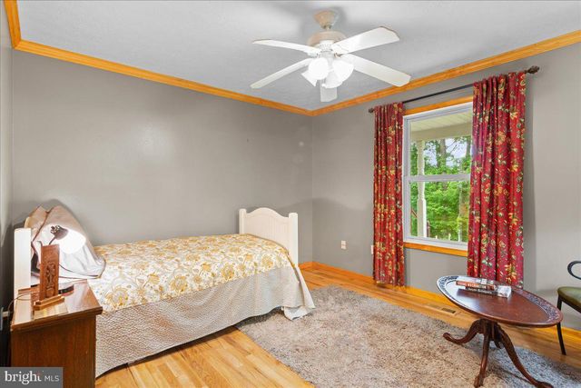 906 CAUTHORN MILL DR, Middletown, VA 22645