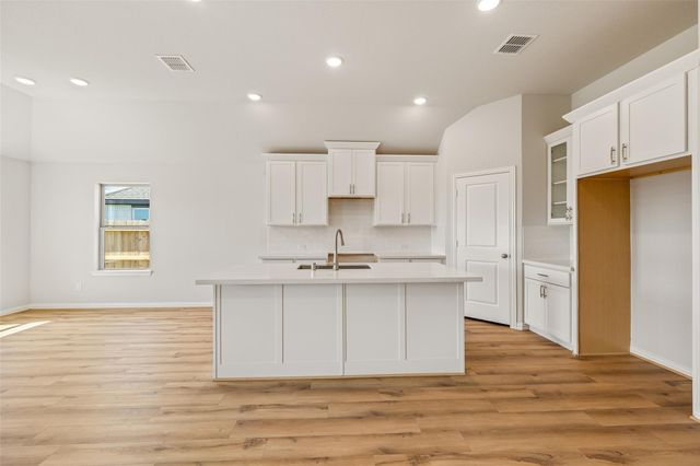 1526 Waterway Reach Drive, Dayton, TX 77535