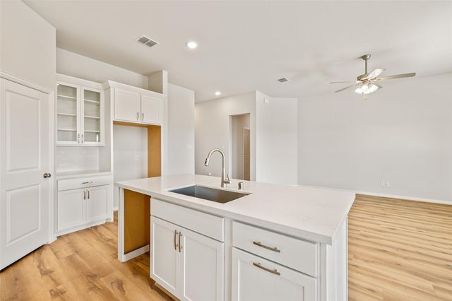 1526 Waterway Reach Drive, Dayton, TX 77535