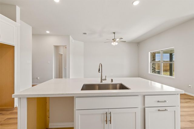 1526 Waterway Reach Drive, Dayton, TX 77535