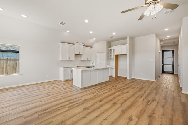 1526 Waterway Reach Drive, Dayton, TX 77535