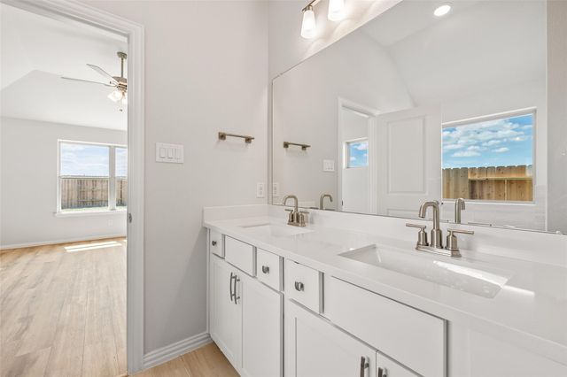 1526 Waterway Reach Drive, Dayton, TX 77535