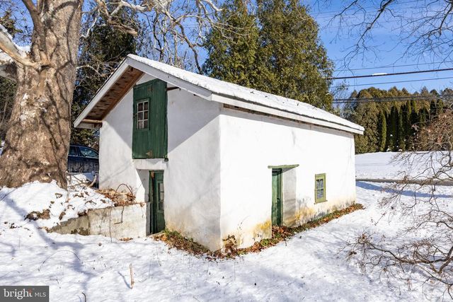 1504 CALN MEETINGHOUSE RD, Downingtown, PA 19335