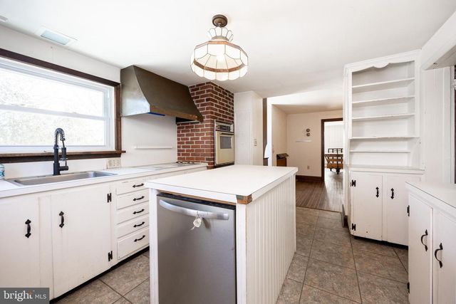 1504 CALN MEETINGHOUSE RD, Downingtown, PA 19335