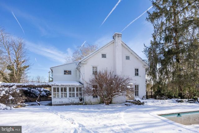 1504 CALN MEETINGHOUSE RD, Downingtown, PA 19335