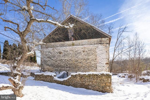 1504 CALN MEETINGHOUSE RD, Downingtown, PA 19335