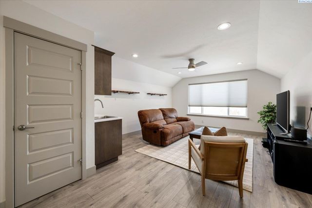 3905 Orchard St, West Richland, WA 99353