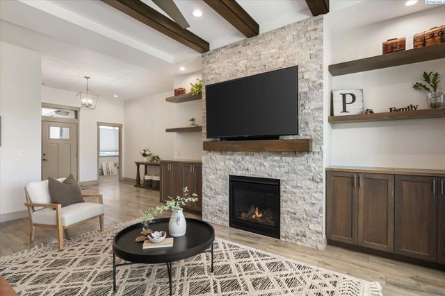 3905 Orchard St, West Richland, WA 99353