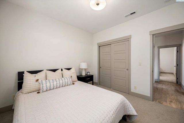 3905 Orchard St, West Richland, WA 99353