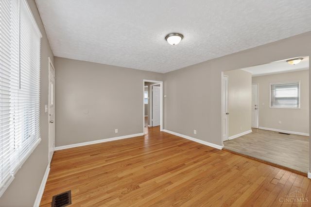 1923 Ashbrook Drive, Cincinnati, OH 45238