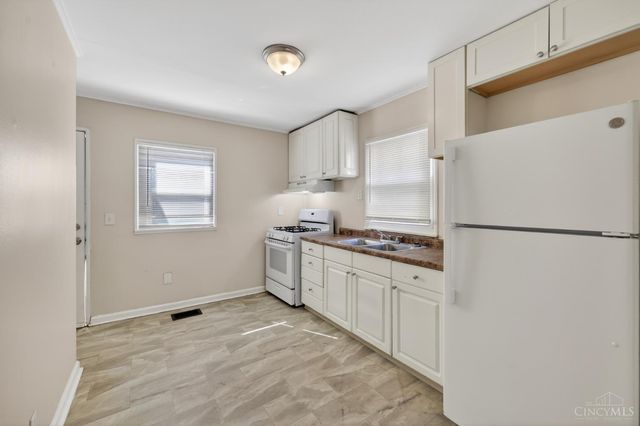 1923 Ashbrook Drive, Cincinnati, OH 45238