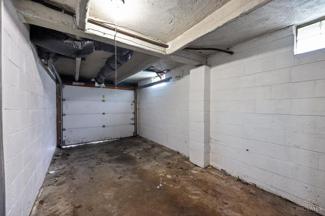 1923 Ashbrook Drive, Cincinnati, OH 45238