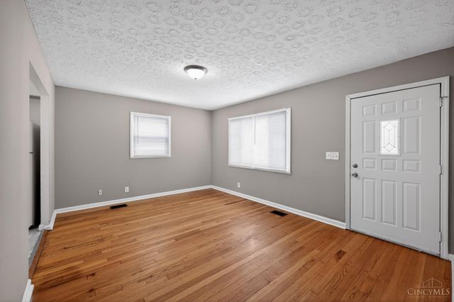 1923 Ashbrook Drive, Cincinnati, OH 45238