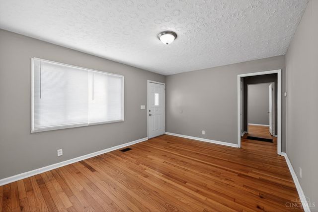 1923 Ashbrook Drive, Cincinnati, OH 45238