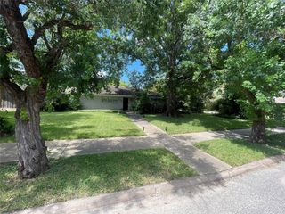 5202 Jason Street, Houston, TX 77096