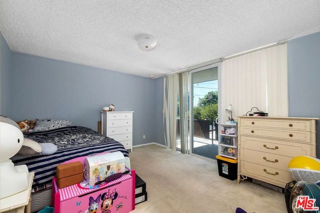 6505 S Halm Avenue, Los Angeles, CA 90056