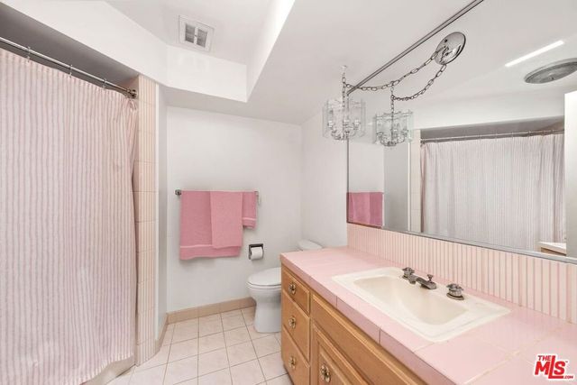 6505 S Halm Avenue, Los Angeles, CA 90056