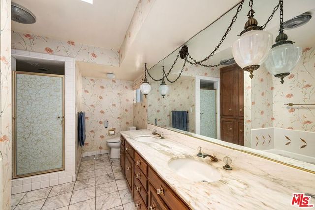 6505 S Halm Avenue, Los Angeles, CA 90056
