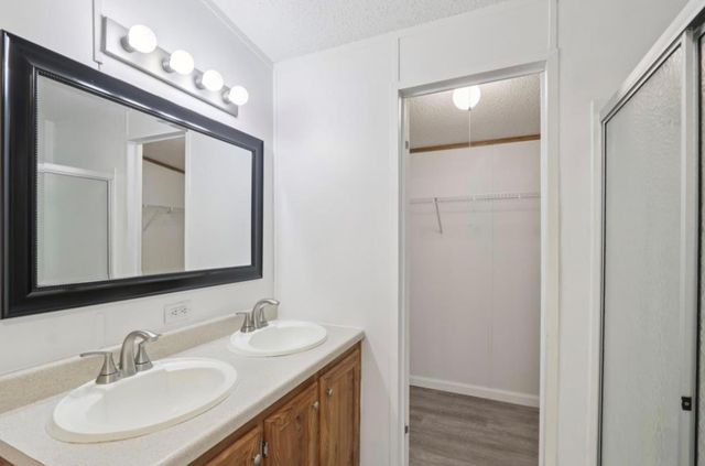 21522 Long Hill DR, Leander, TX 78641