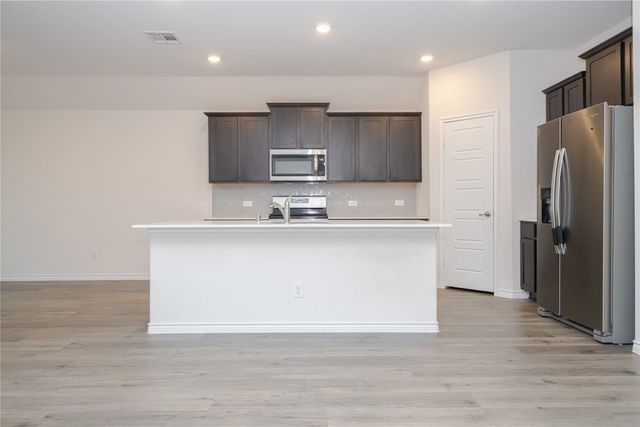 211 Condor Pass, Caddo Mills, TX 75135