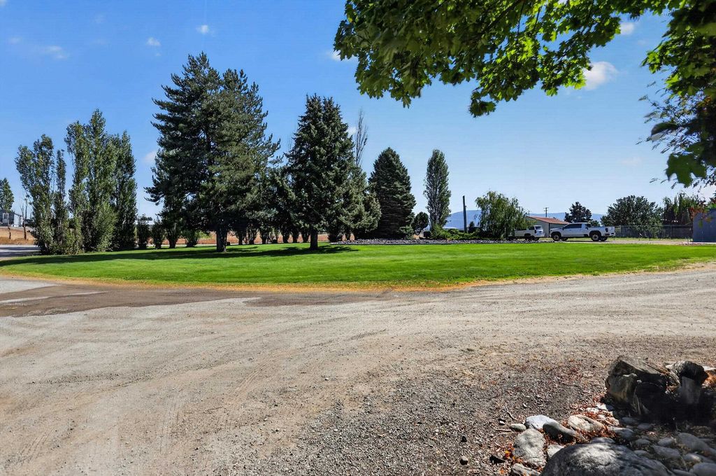 6225 N Malvern Rd, Otis Orchards, WA 99027 photo 3