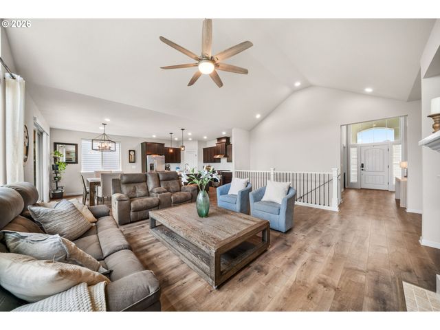 2408 Ne 192ND Ave, Vancouver, WA 98684