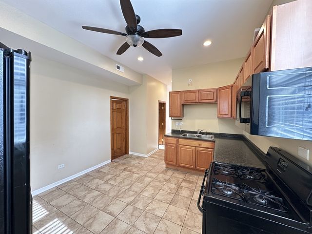 2028 N Hamlin Avenue 2, Chicago, IL 60647