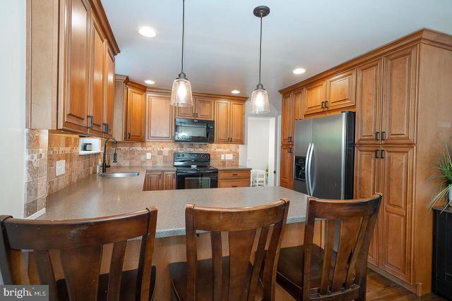 43 NETHERWOOD DR, Springfield, PA 19064