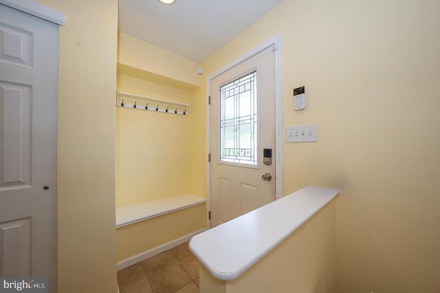 43 NETHERWOOD DR, Springfield, PA 19064