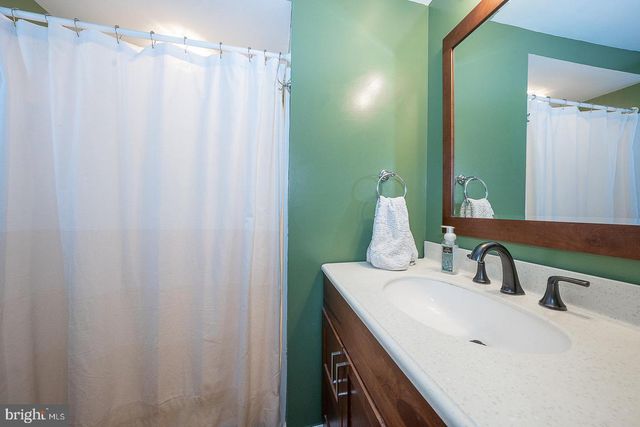 43 NETHERWOOD DR, Springfield, PA 19064