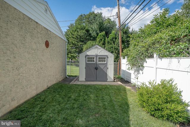 43 NETHERWOOD DR, Springfield, PA 19064