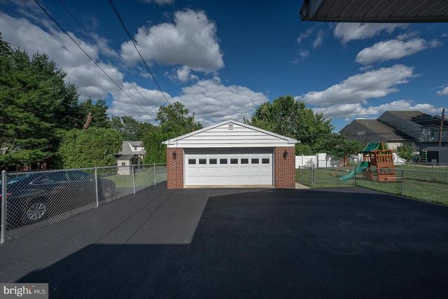 43 NETHERWOOD DR, Springfield, PA 19064