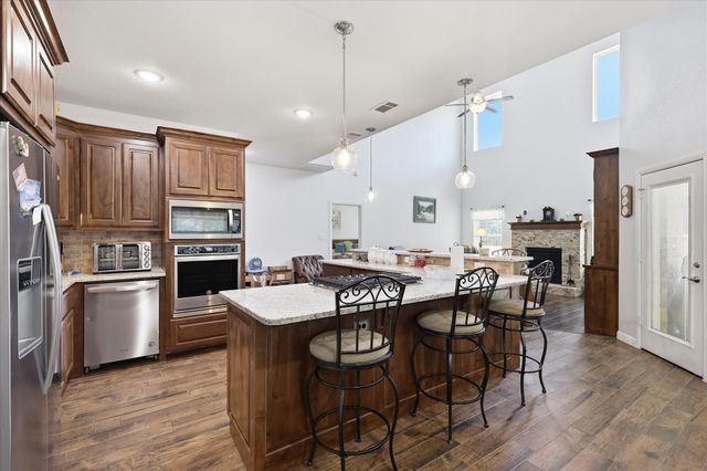 7200 Courtney Drive, Azle, TX 76020