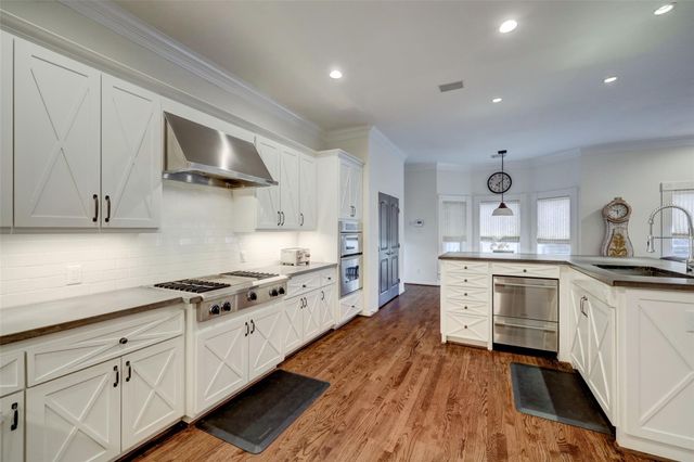 4004 Childress Street, Houston, TX 77005