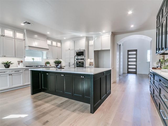 4824 Pont Neuf Road, Edmond, OK 73034