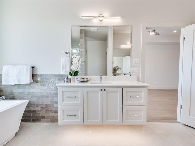 4824 Pont Neuf Road, Edmond, OK 73034