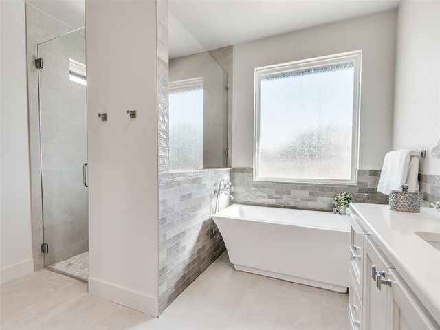 4824 Pont Neuf Road, Edmond, OK 73034