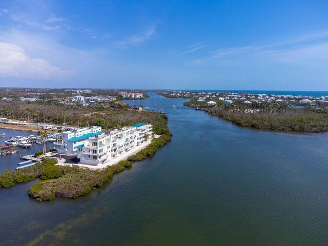 8005 BAY POINTE DRIVE, Englewood, FL 34224