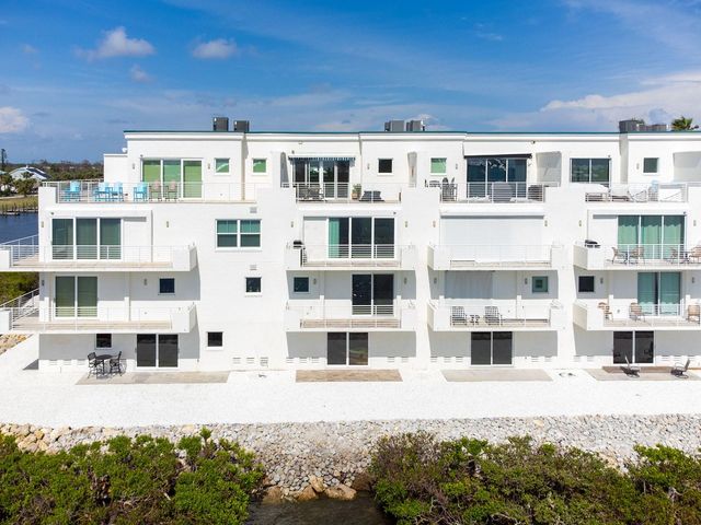 8005 BAY POINTE DRIVE, Englewood, FL 34224