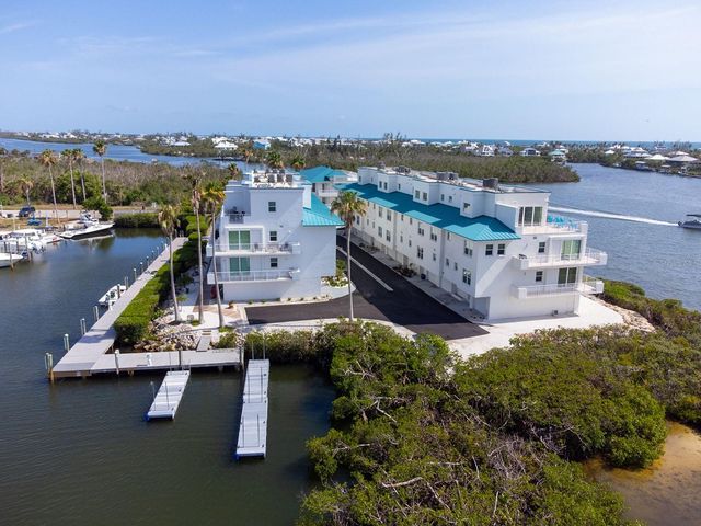 8005 BAY POINTE DRIVE, Englewood, FL 34224