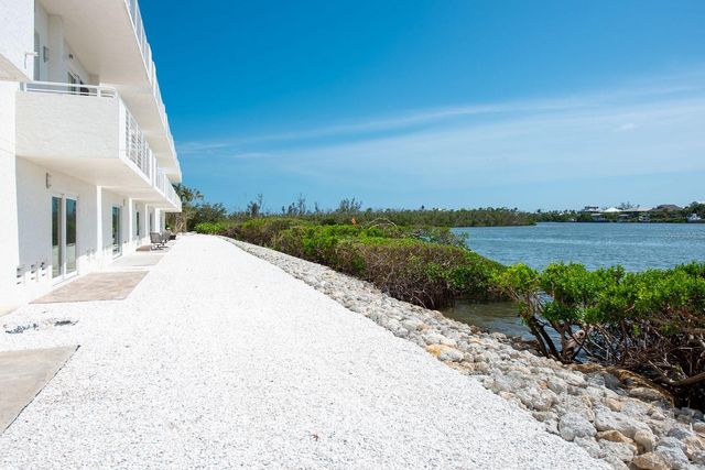 8005 BAY POINTE DRIVE, Englewood, FL 34224