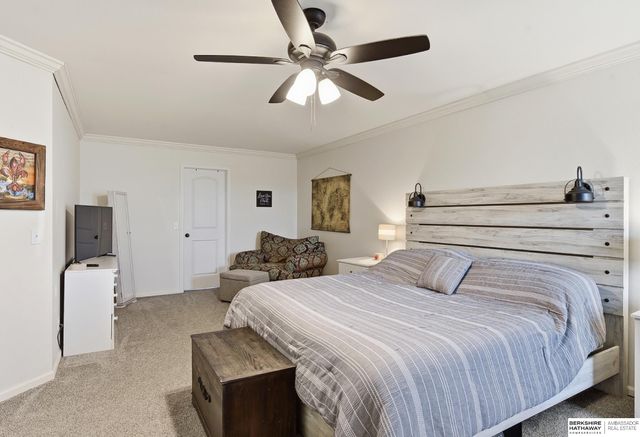 2121 Glacier Drive, Papillion, NE 68046