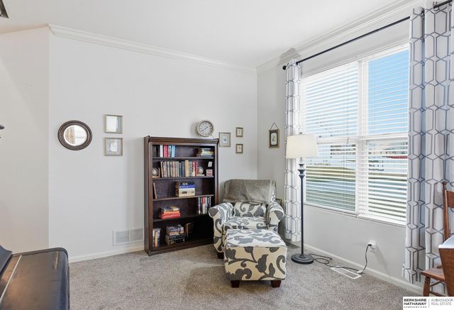 2121 Glacier Drive, Papillion, NE 68046