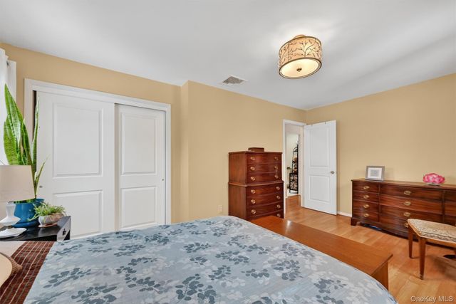 22 Oxford Lane, Harriman, NY 10926